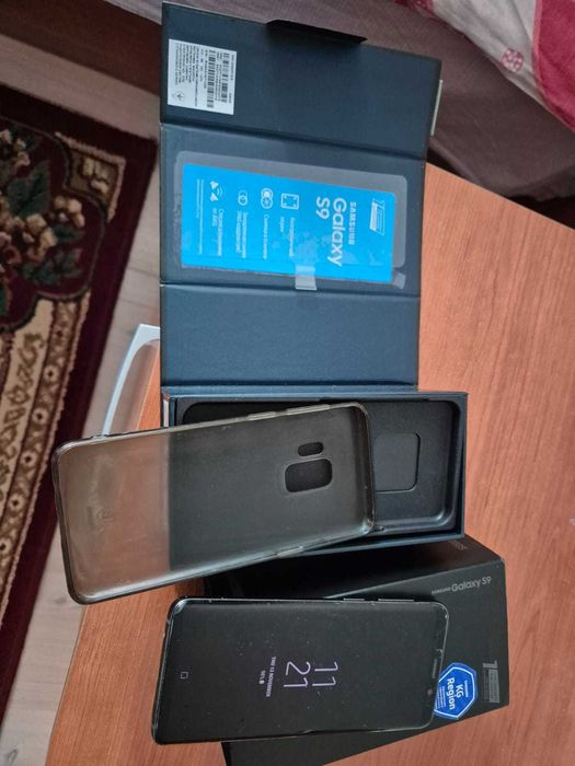 Samsung Galaxy S9  телефон