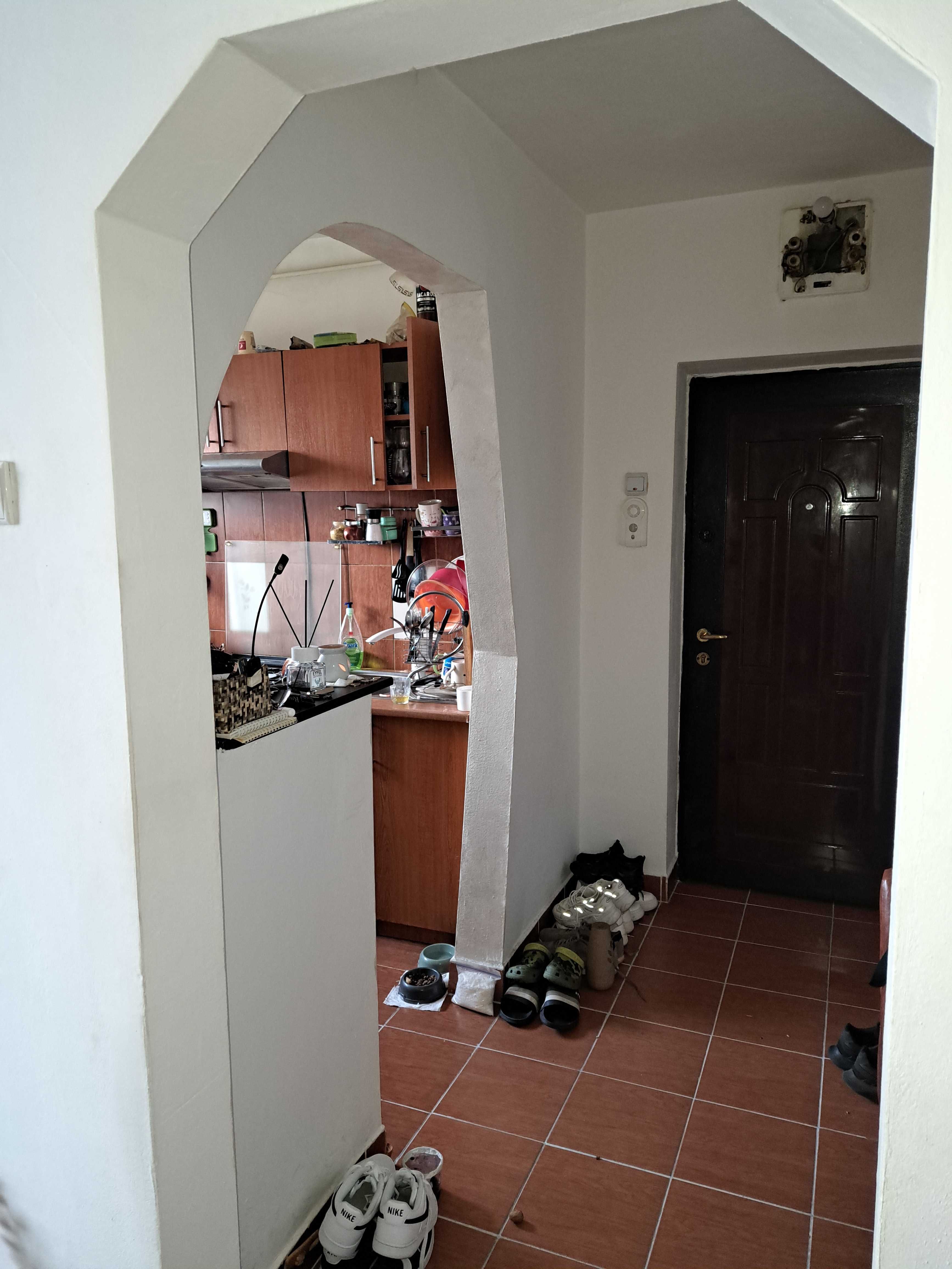 Vand apartamebt cu 2 camere