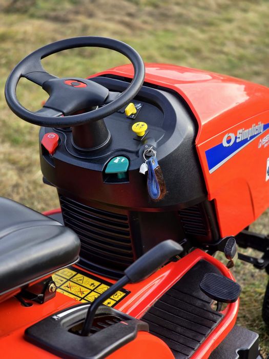 Tractoras gazon iarba Prof 2 cutite Iseki 19.5 cp Briggs and Stratton!