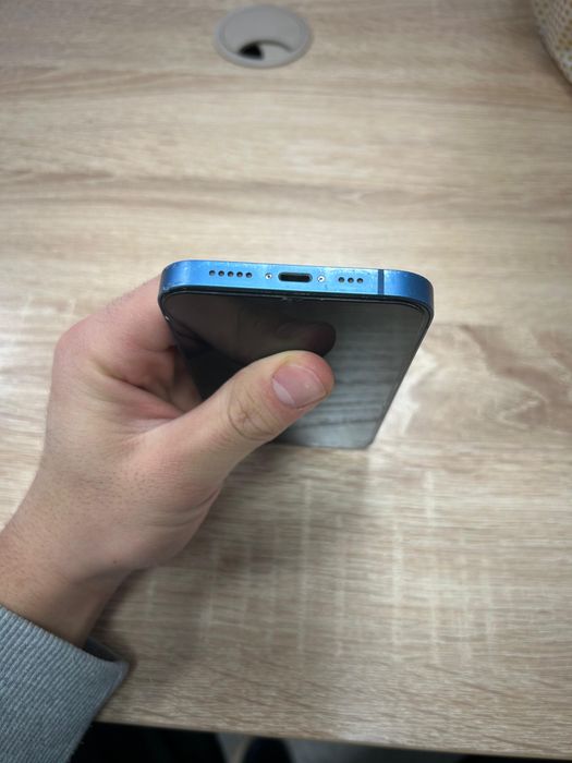 Обменяю айфон 13