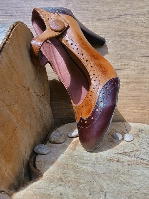 Изисканост към облеклото Ви с елегантни обувки от естествена кожа