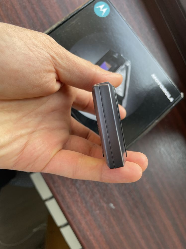 Motorola Razr V3 новый