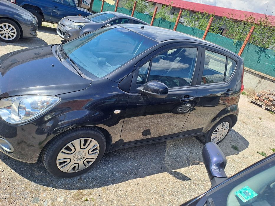 Опел Агила на части