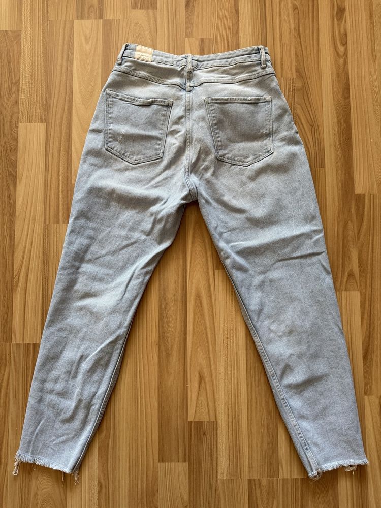 Накъсани дънки Bershka, M размер