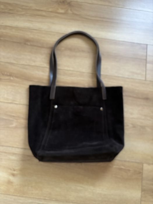 Дамска чанта от естествен велур