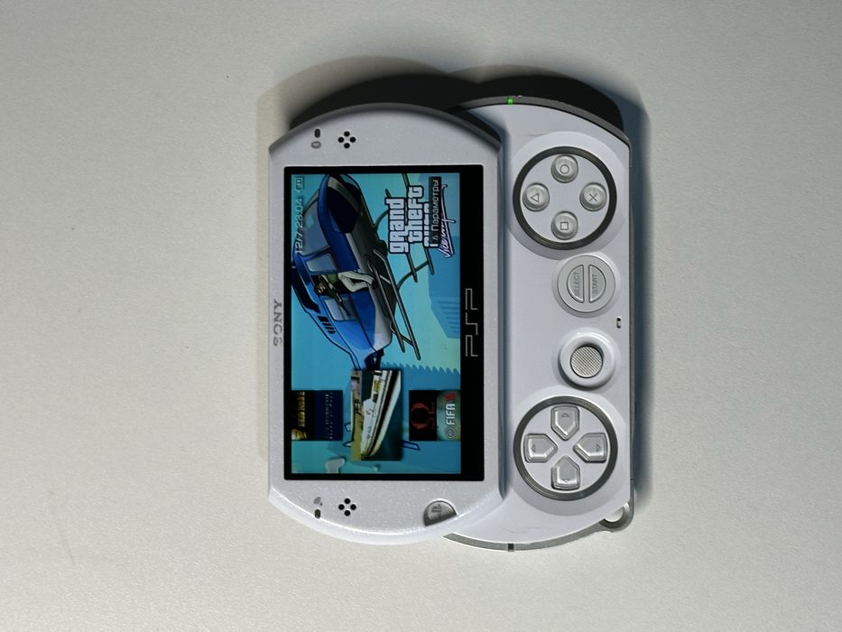 Прошитая PSP GO 16gb