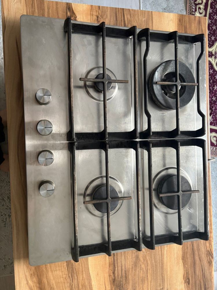 Продам газовую плиту