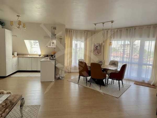 Продава се Тристаен апартамент в Пловдив, Център - 120 кв.м за 2542 €/кв.м - Снимка #9