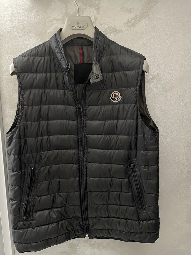 Vestă Moncler Mărimea 3