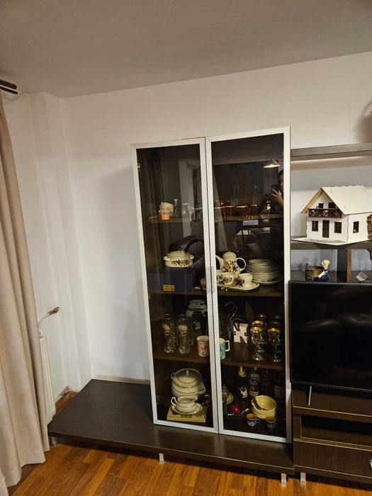 Mobila moderna cu spatii de depozitare pentru sufragerie