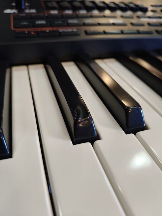 Vând korg Pa4x in stare impecabila