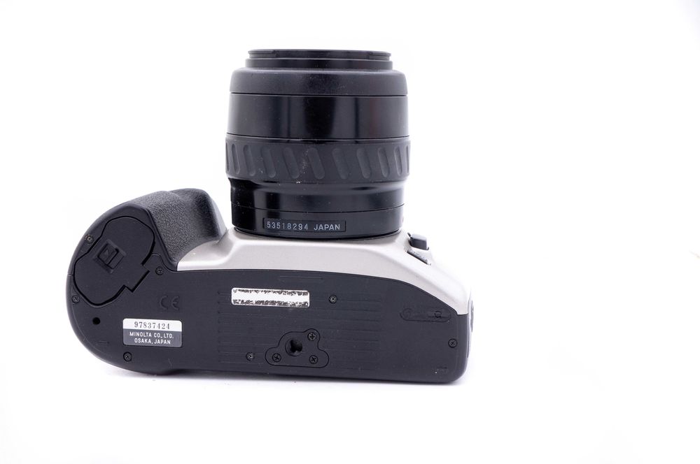 Aparat foto film DYnax 500si cu obiectiv 35-70mm