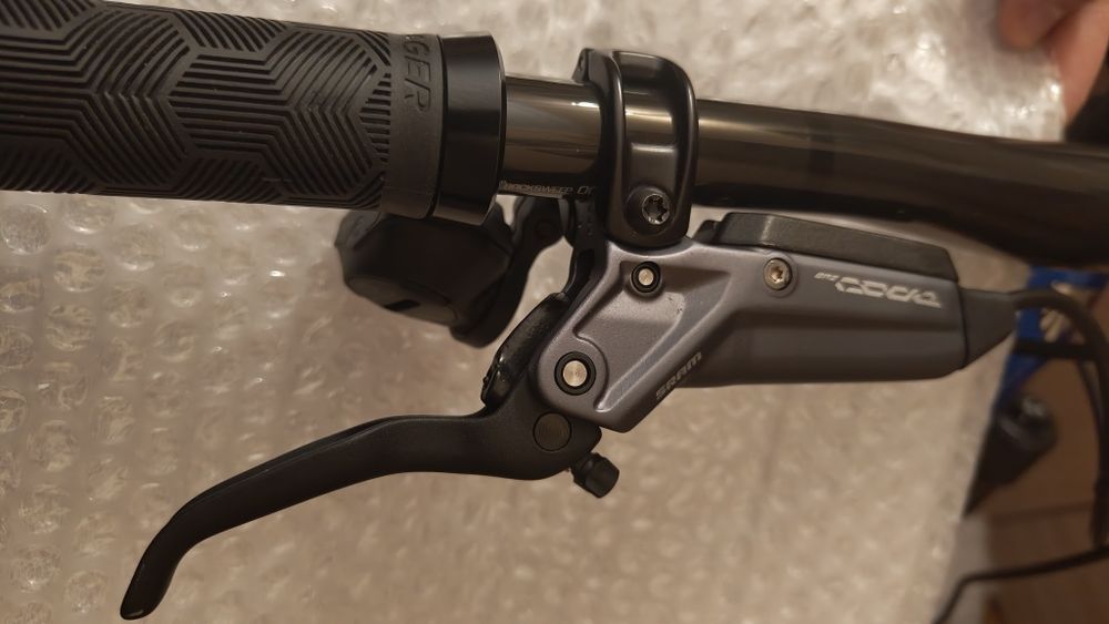 Спирачи комплект SRAM Code Stealth Bronze и предна DB8 - Нови