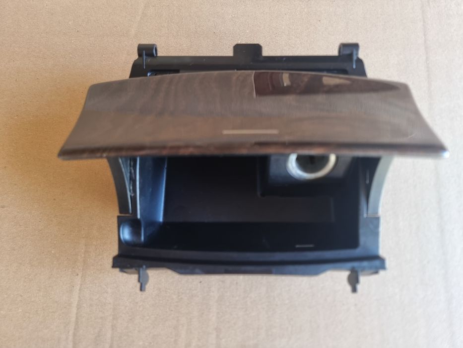 Ornament scrumiera cu scrumiera și ornament schimbător Mercedes w203