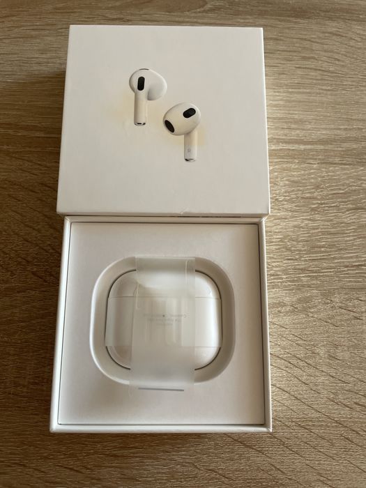 Casti Airpods 3 impecabile