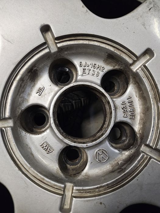 Зимни гуми Mishelin Alpin 7mm грайфер.  Мишелин 5×100 , 195/65/15 VW