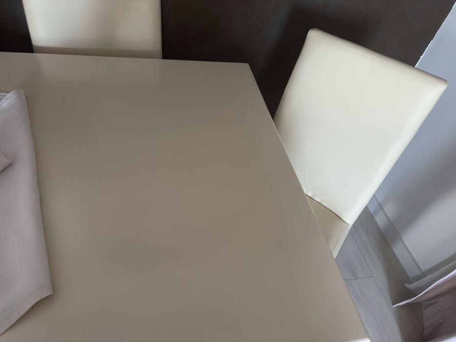 Masa MDF + 6 scaune piele ecologica