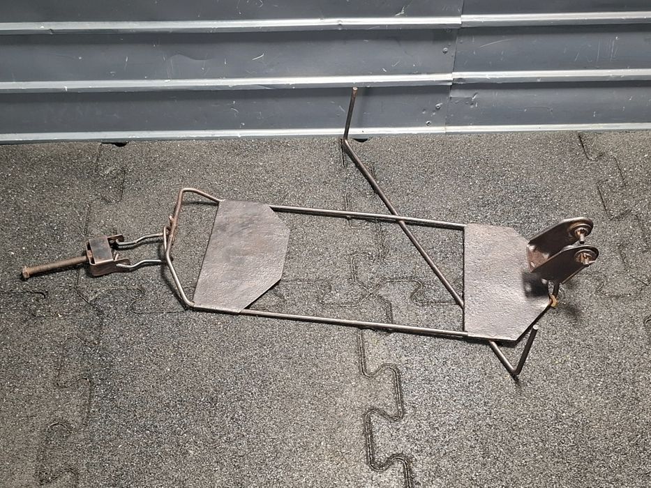 Suport roata rezerva VOLKSWAGEN CADDY II Box 9K9A 1995 - 20041.9 SDI A