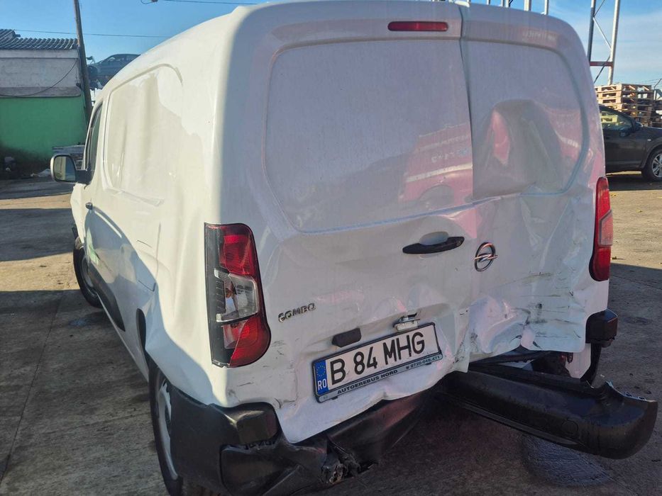 opel combo 2023 1.5d avariat sau rate prin tbi