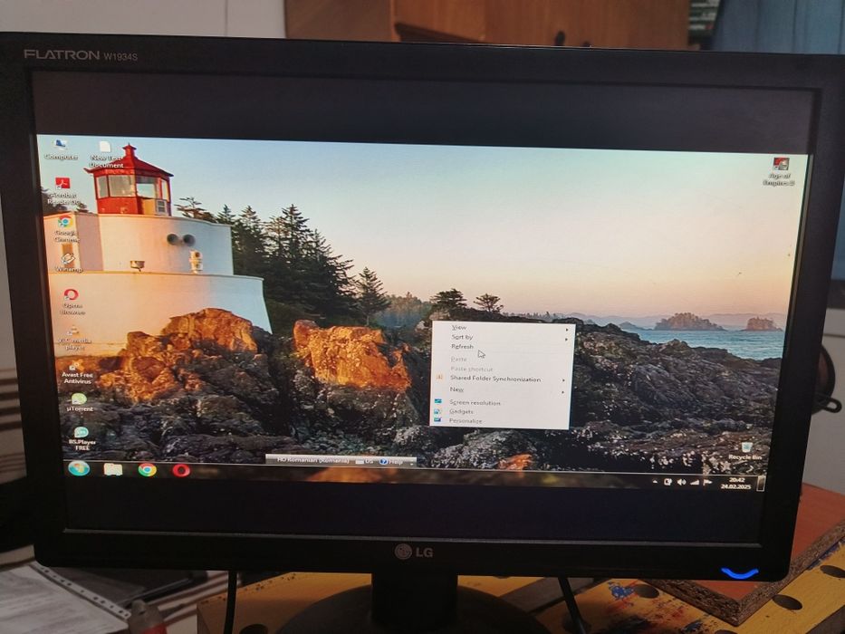 Vand monitoare lcd functionale de 19 si 24 inch