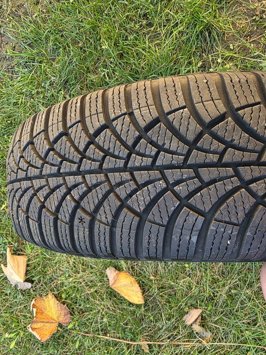 Anvelopă iarnă Goodyear