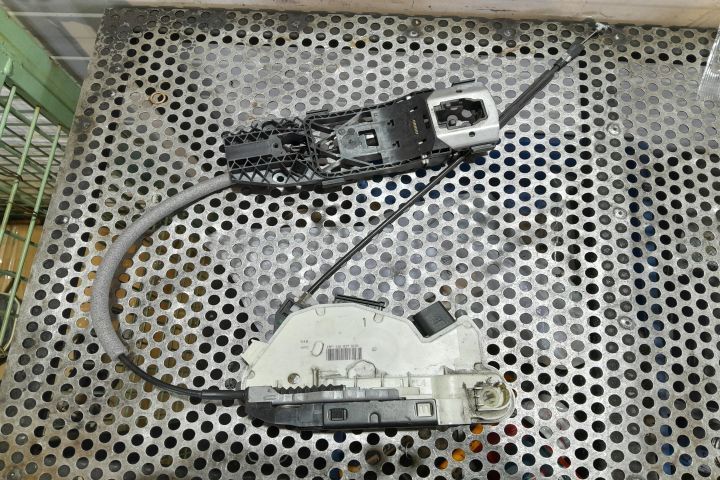 Broasca usa fata stanga 15F-1S1837015B 15F-1S1837015B Skoda Fabia 5J