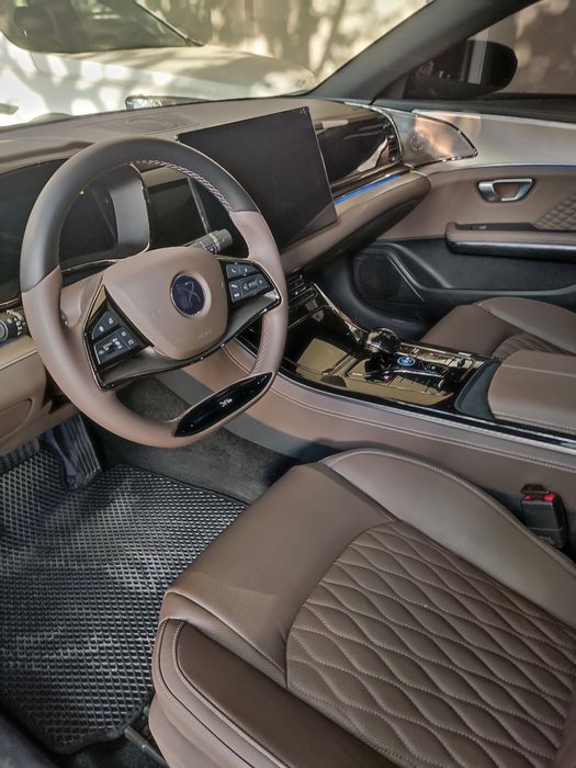 Продаю HAN ev 2023 года, запас хода 605,один мотор, пробег 10 тыс.