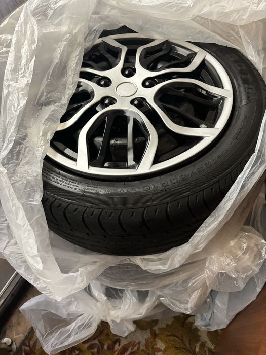 Продам покрышки с дисками