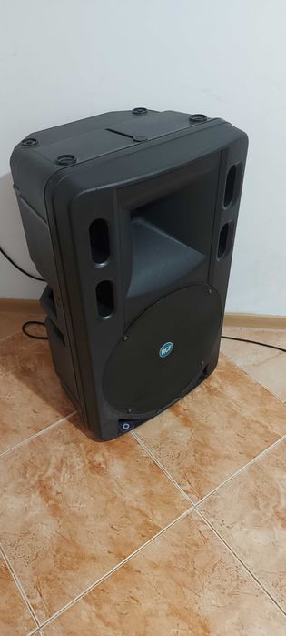 Vând boxe rcf art 500a impecabile sunet clar si puternic