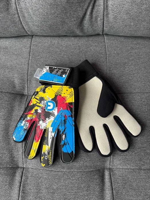 Вратарски ръкавици за футбол ново състояние размер 9 (M)