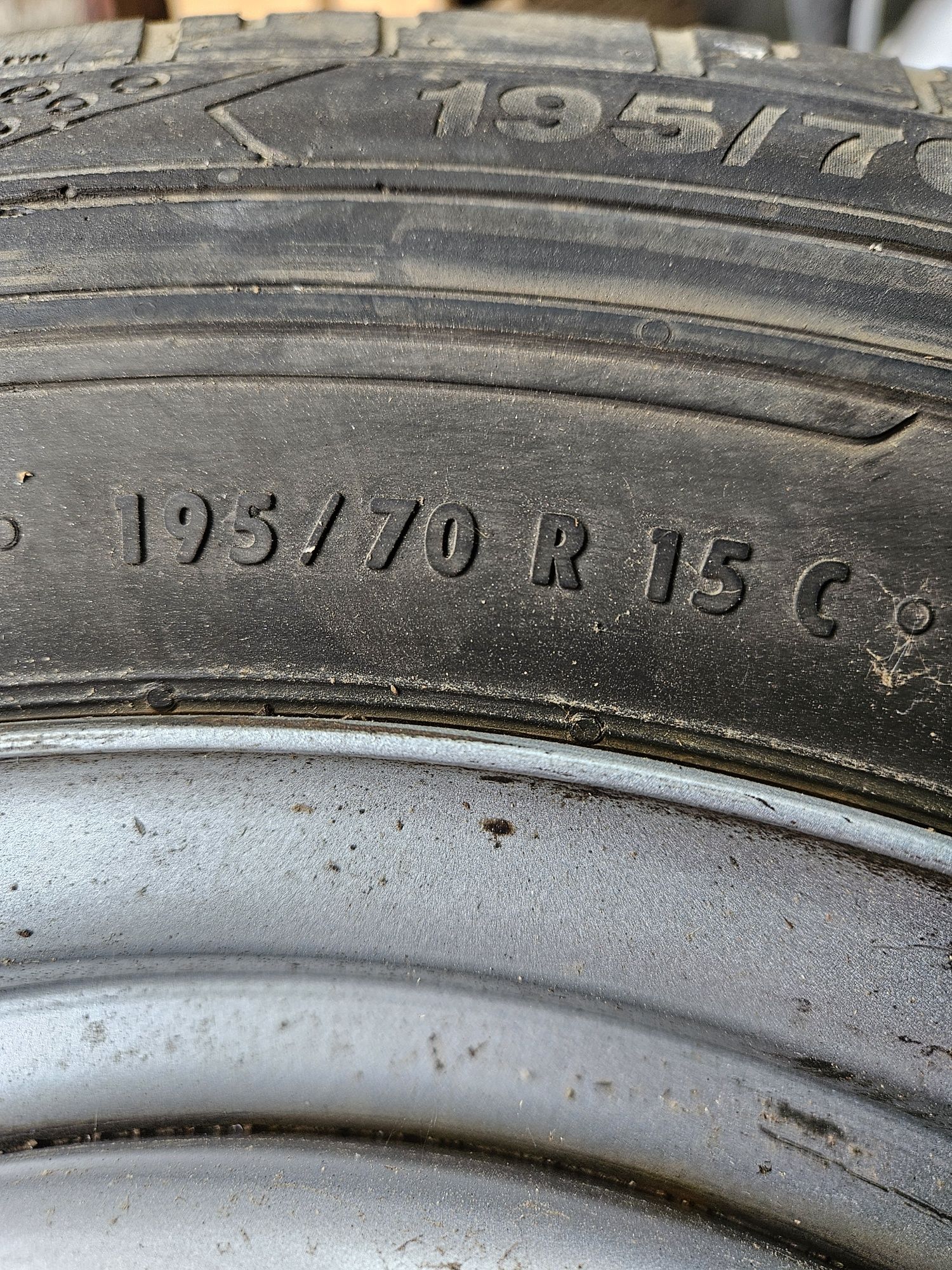 Roti Ford Transit 195/70 R15 C