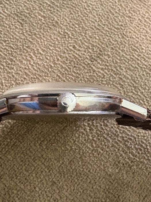 Ceas omega de vanzare,33mm fara cheita..mecanism impecabil si curat