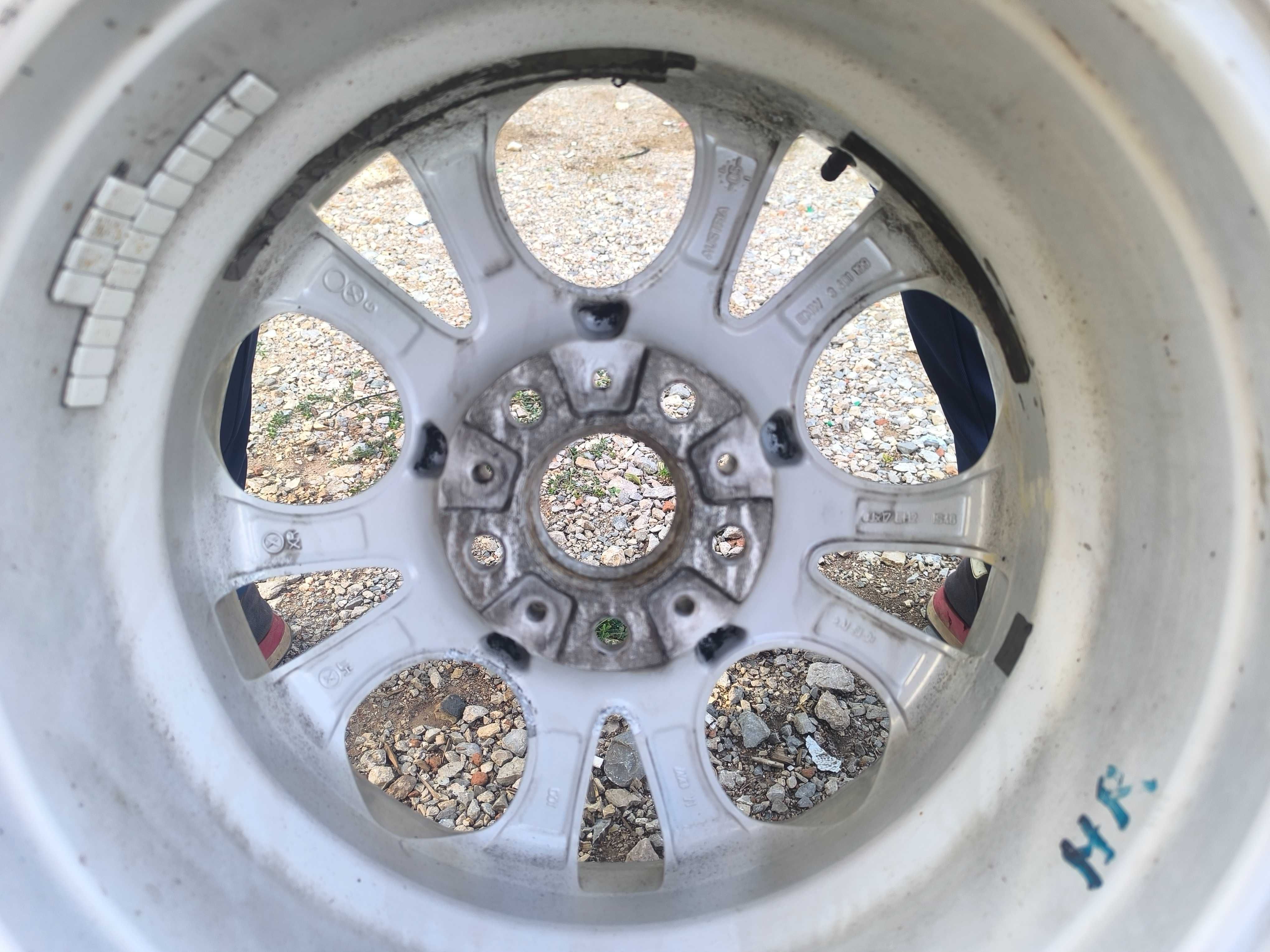 Алуминиеви джанти за BMW X3 със зимни гуми Hankook 235/55/17