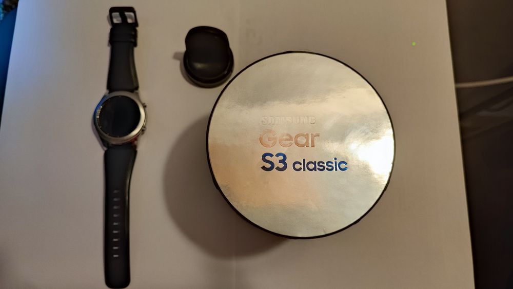 Продавам Samsung Gear S3 Classic