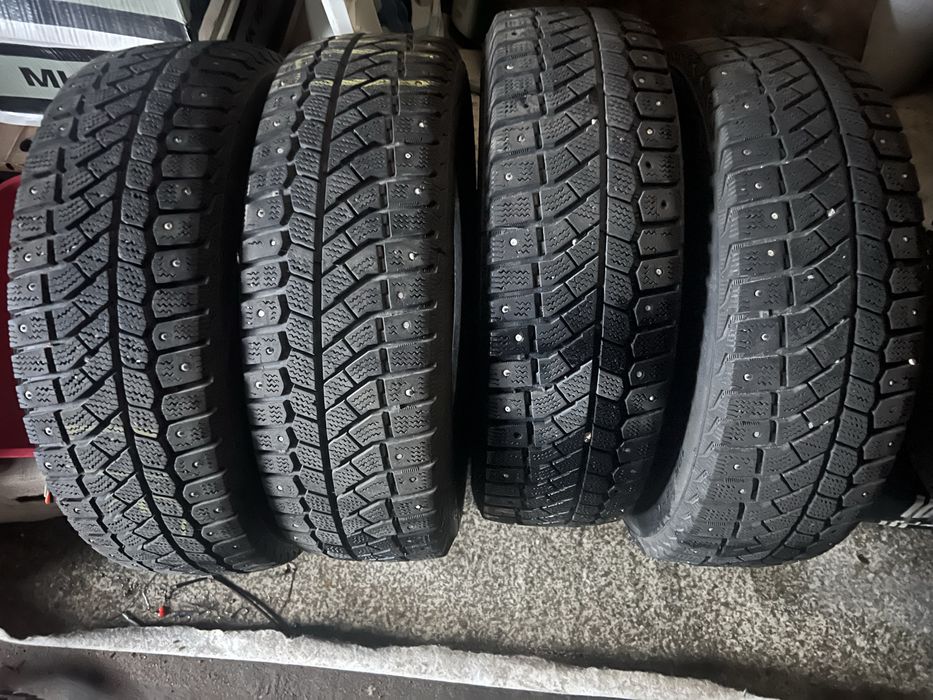 Продам комплект зимней резины