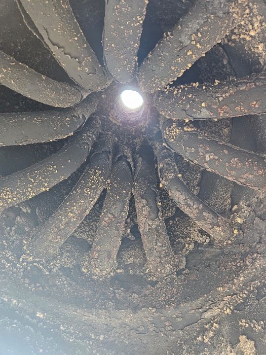 Vând centrală pe lemne