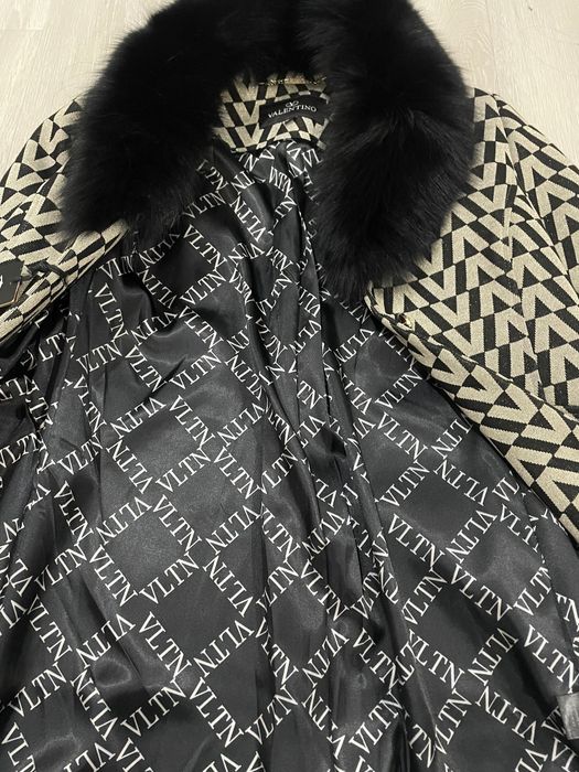 Дамско палто Valentino