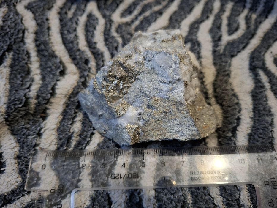 Продавам естествени български минерали 2