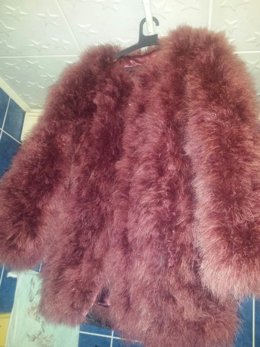 Haina Blana din pene de strut