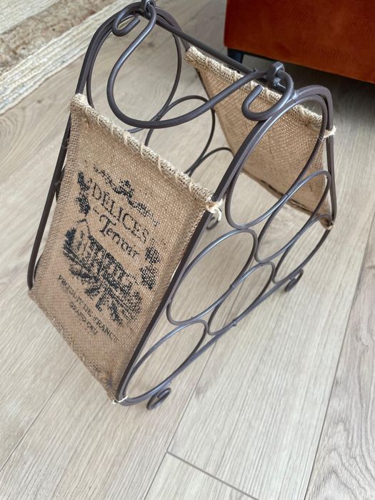 Suport metalic de 6 sticle de vin