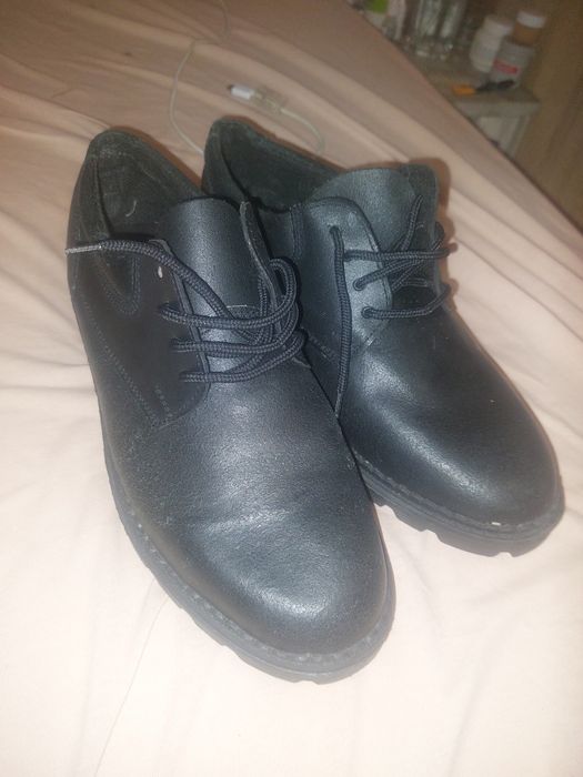 Черни ниски кожени обувки 40 номер