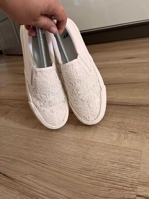 Espadrile/tenisi bej cu dantelă H&M – mărimea 38, aproape noi!