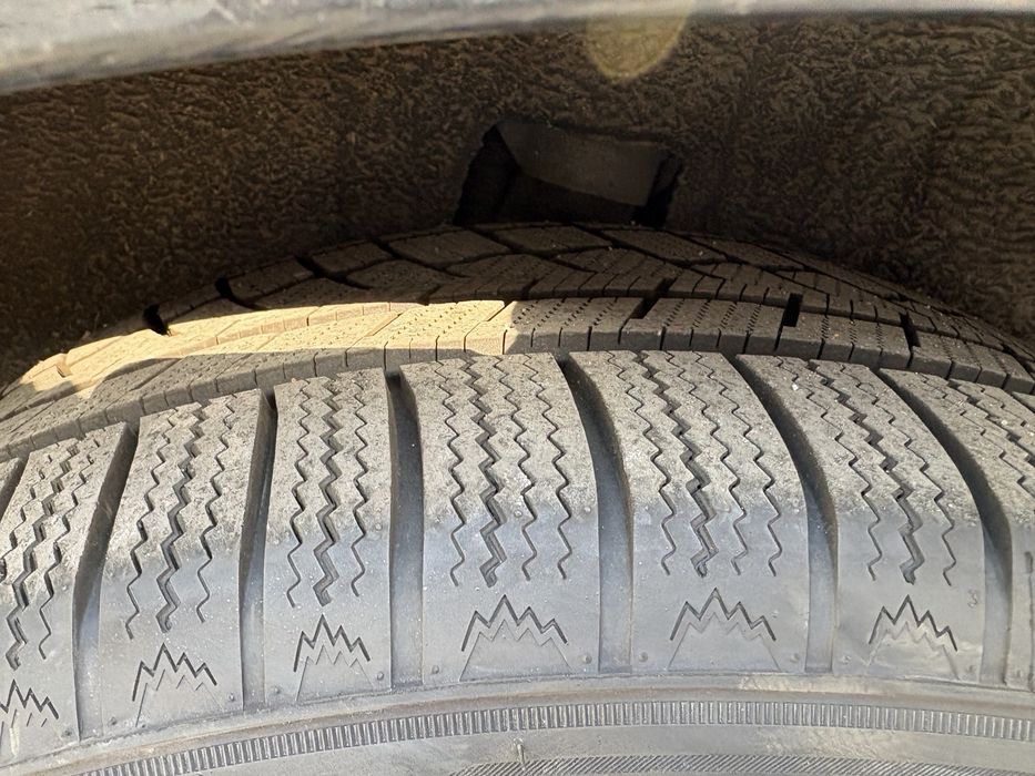 Джанти със зимни гуми 20