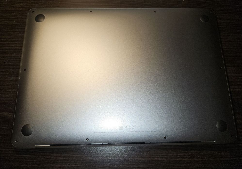 Macbook Air m1 Retina display 256gb 8gb ram 155 cicluri