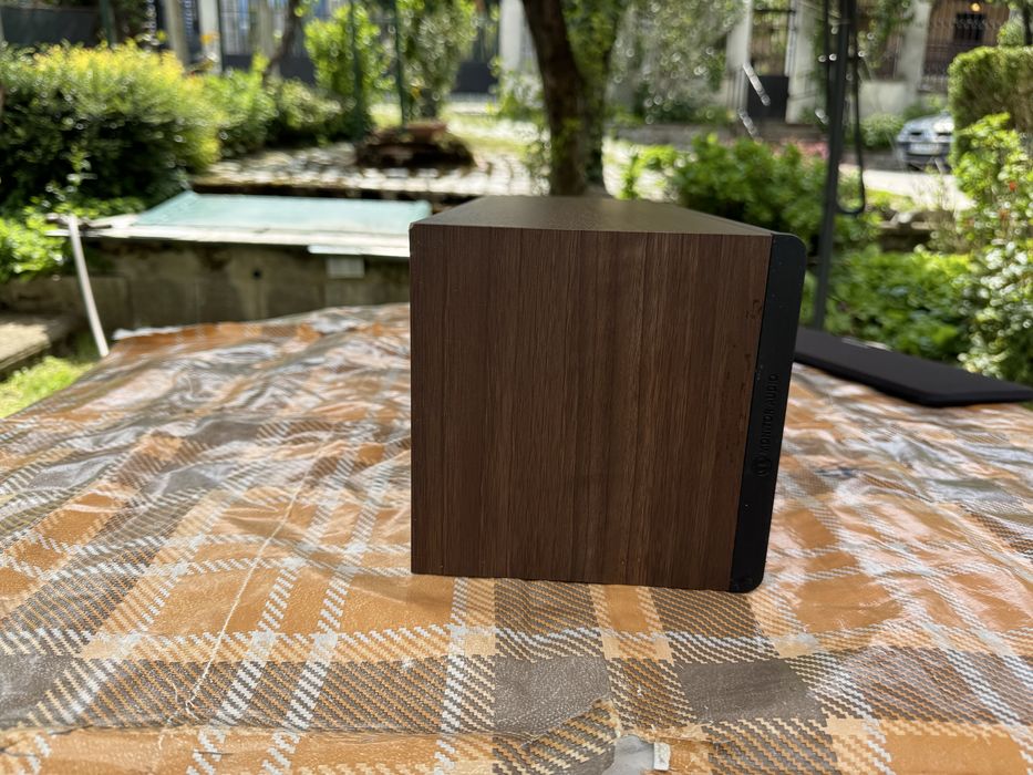 Продавам център колона-говорител MONITPR AUDIO BX