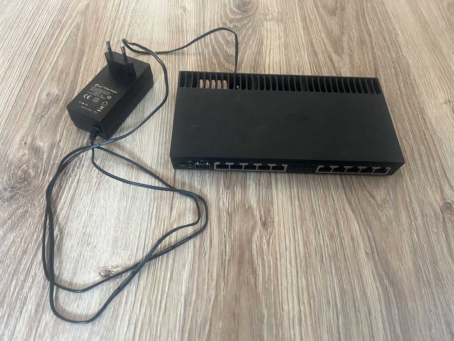 Mikrotik RB4011iGS+RM