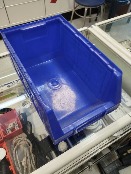 Стъклена витрина - щанд