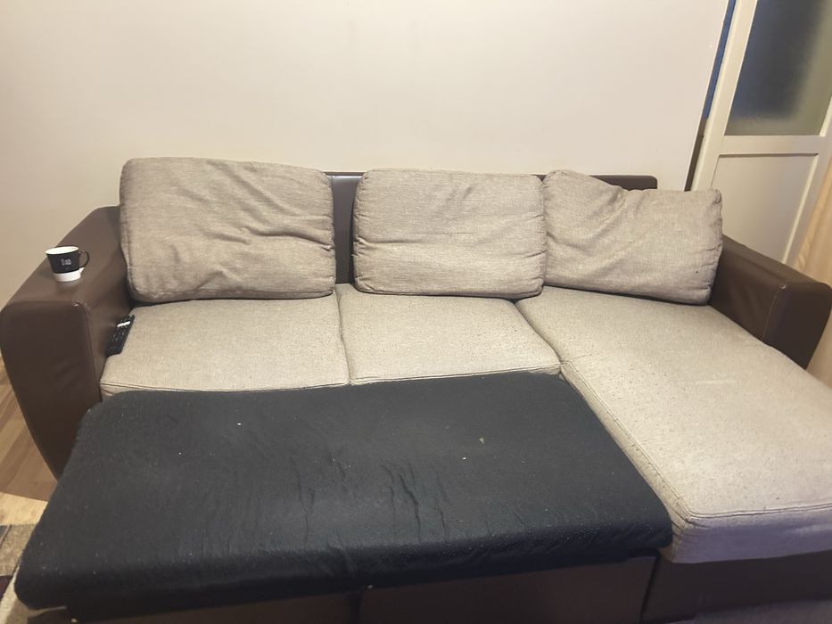 OCAZIE!  COLȚAR, STARE BUNĂ! Intretinut, ca nou, culoare bej!