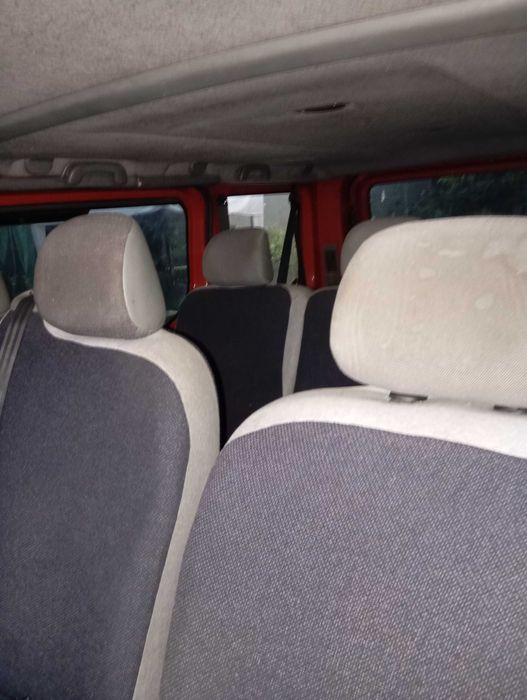 Vând Opel vivaro 8+1