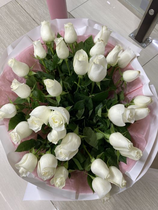 Цветы 30 шт белые розы